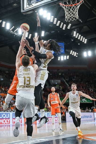 俱乐部和球 俱乐部和球