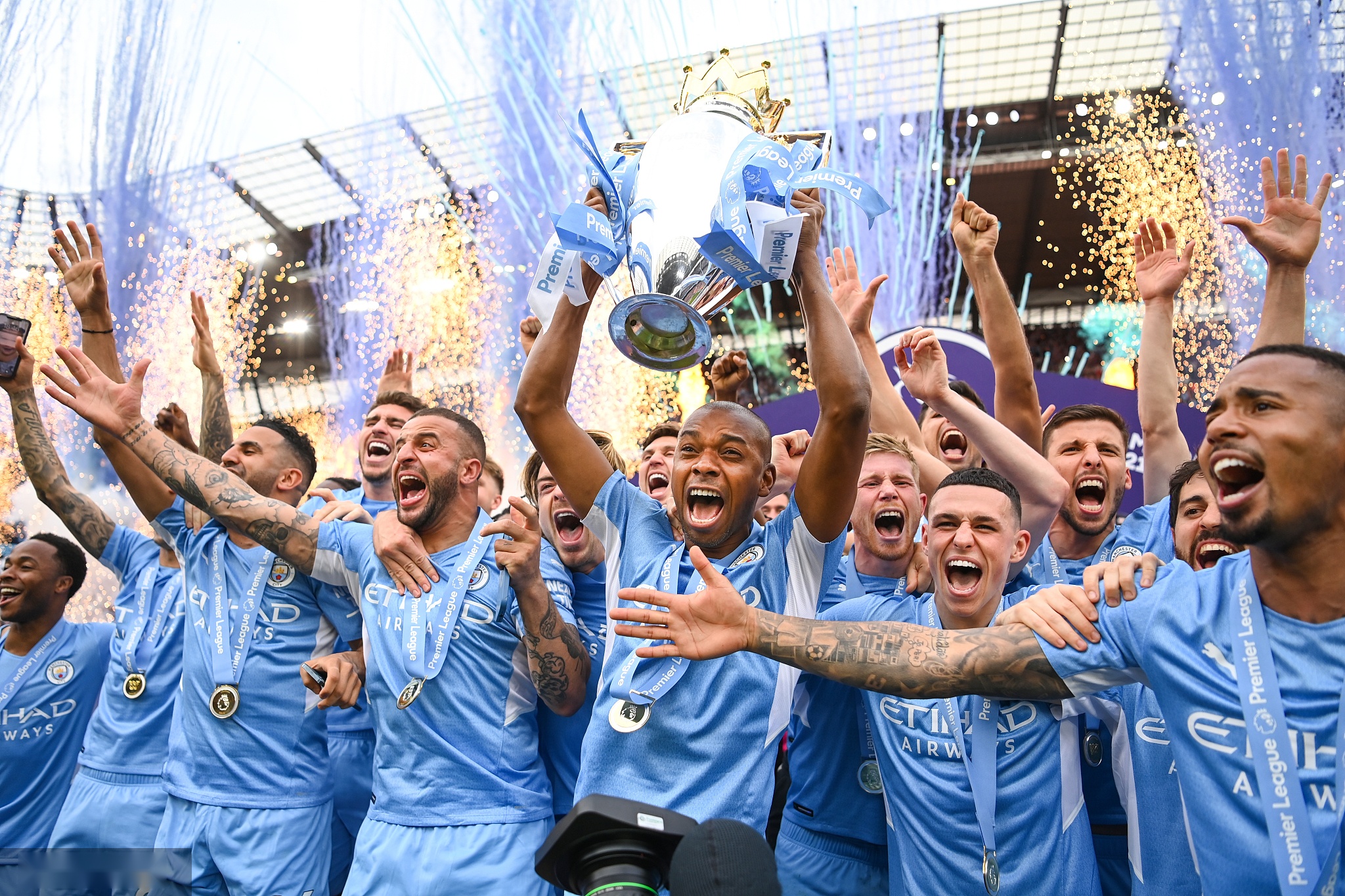 多多样化的 多多样化的