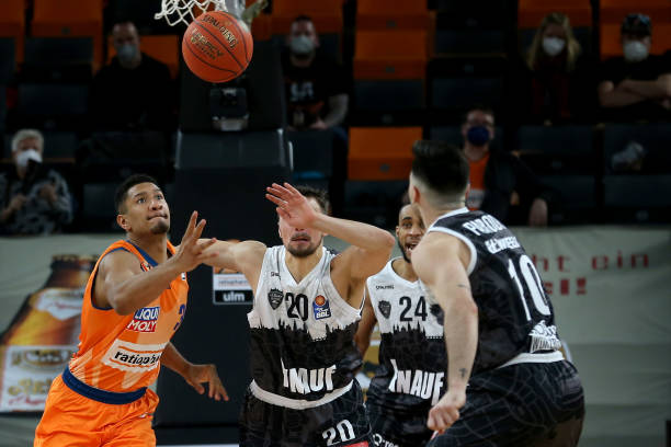 场的控球和 场的控球和